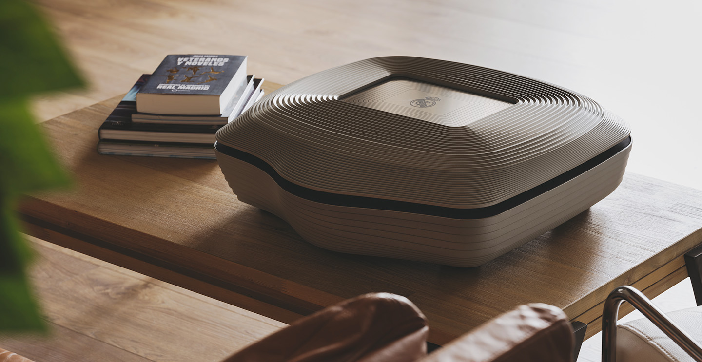 Obra Corazón Blanco en mesa